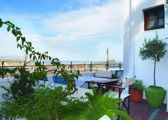 Maris Lindos Suites & Apartments