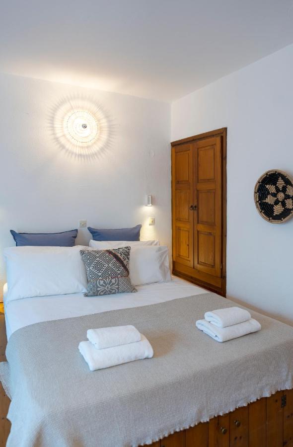 Maris & Appartement Lindos (Rhodes)